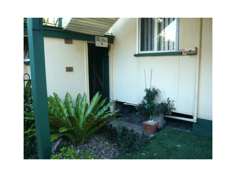 1/4 Gibson Road, Beachmere QLD 4510