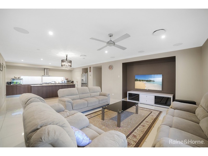 2 TAHR PLACE, Dakabin QLD 4503