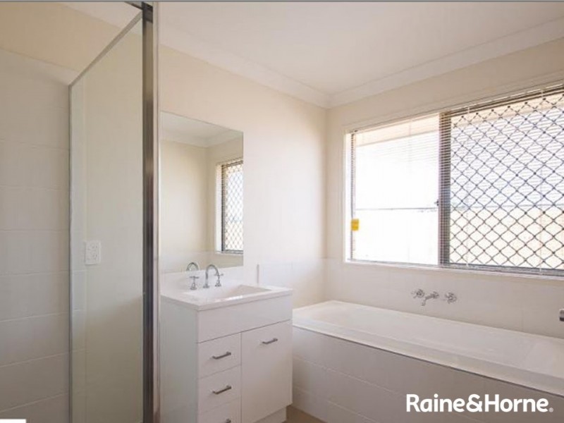 18 Coggins Street, Caboolture South QLD 4510