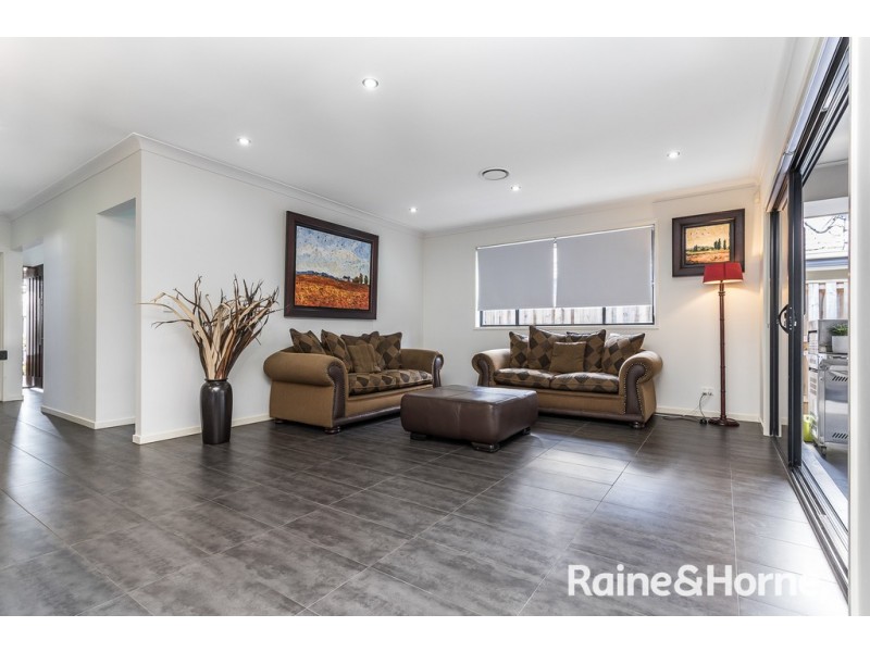 7 Hollow Crescent, Narangba QLD 4504