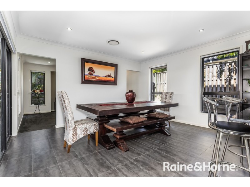 7 Hollow Crescent, Narangba QLD 4504