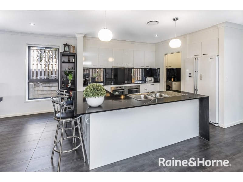 7 Hollow Crescent, Narangba QLD 4504