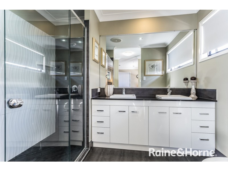 7 Hollow Crescent, Narangba QLD 4504