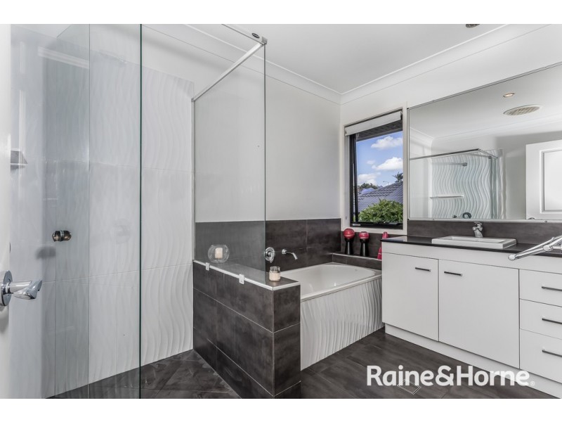 7 Hollow Crescent, Narangba QLD 4504