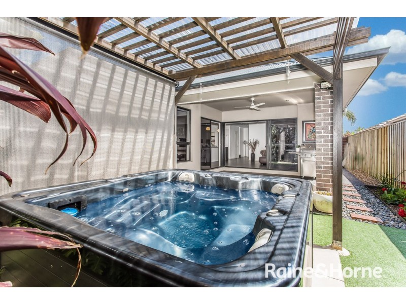 7 Hollow Crescent, Narangba QLD 4504