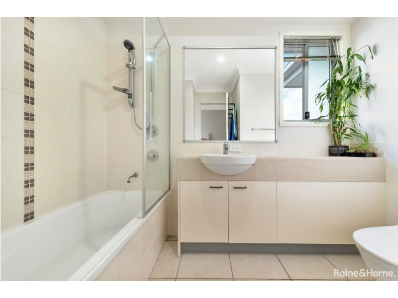 9/10 David St, Burpengary QLD 4505