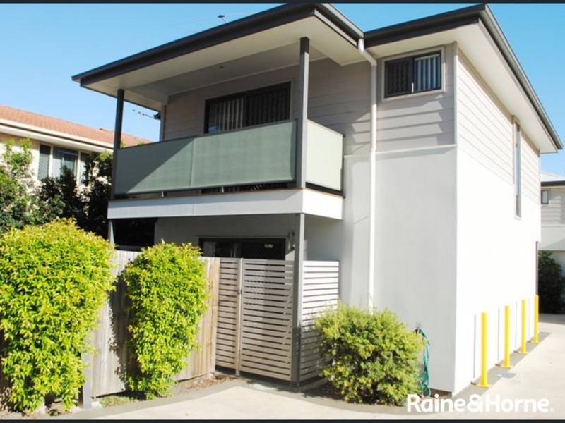 2/63 Lower King Street, Caboolture QLD 4510