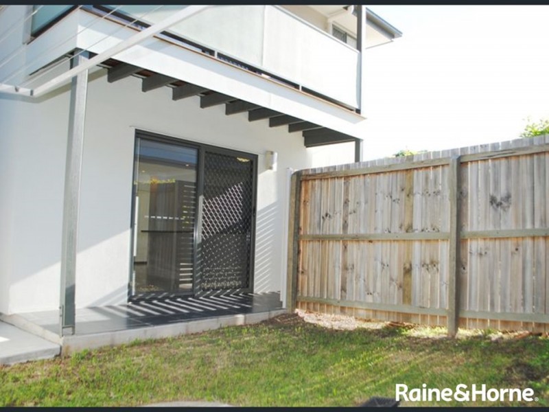 2/63 Lower King Street, Caboolture QLD 4510