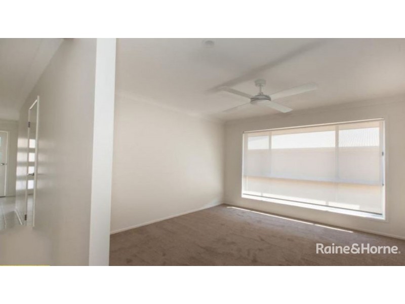 8 Smith Street, Burpengary QLD 4505