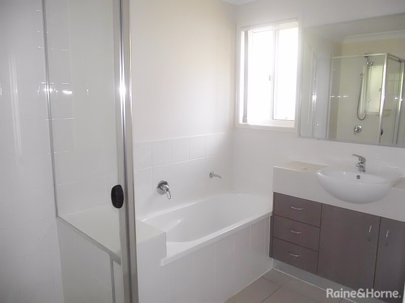 5 Lennon BLVD, Narangba QLD 4504