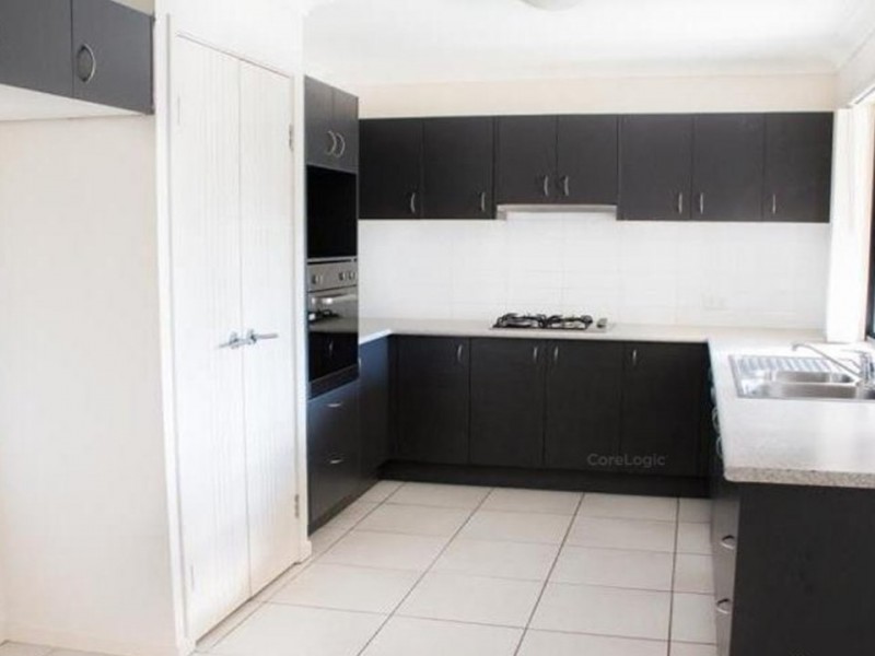 24 Rodgers Lane, Kallangur QLD 4503