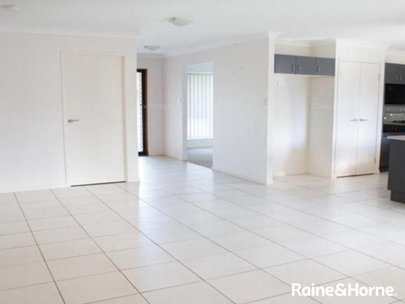 24 Rodgers Lane, Kallangur QLD 4503