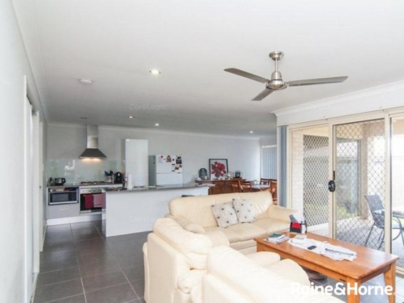 1/14 Homeland Cres, Warner QLD 4500