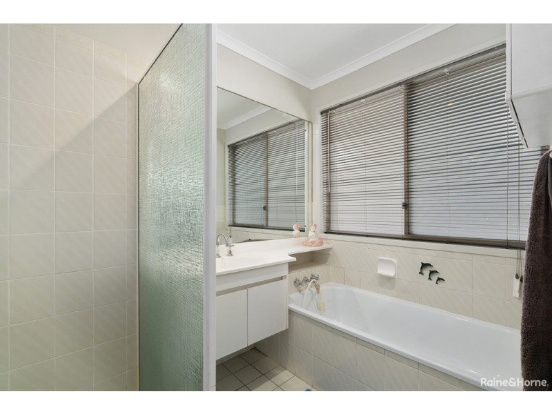 15 FARRER COURT, Morayfield QLD 4506