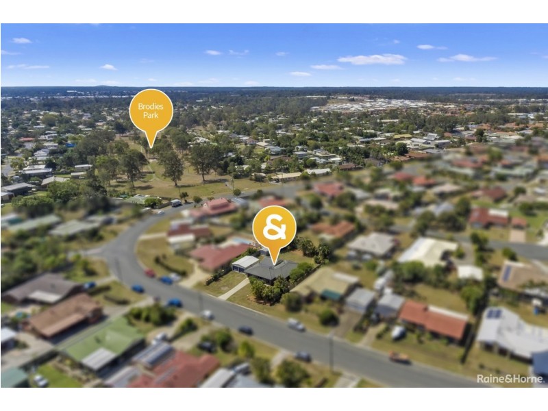 15 FARRER COURT, Morayfield QLD 4506