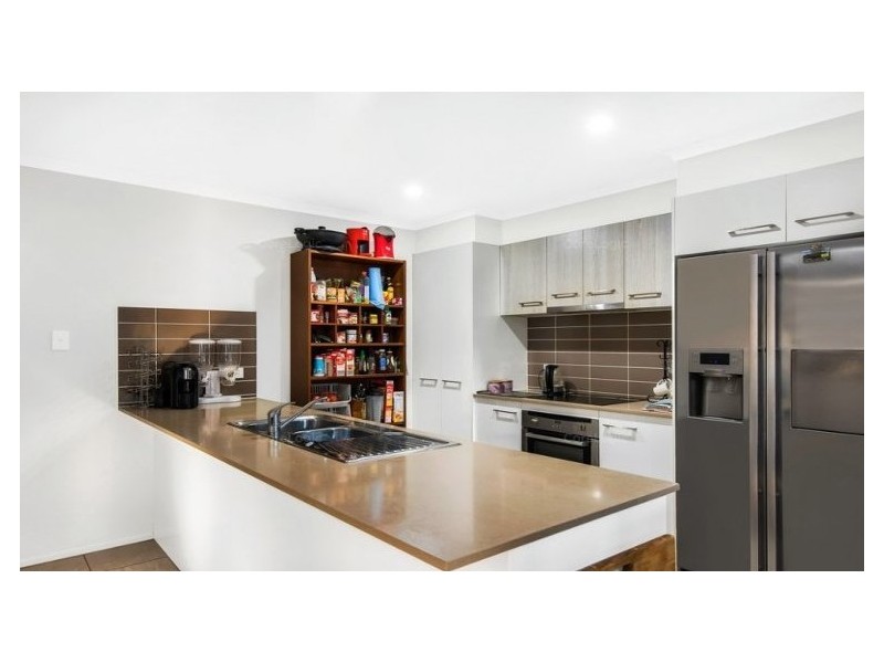 5 LAKESIDE CRESCENT, Ningi QLD 4511