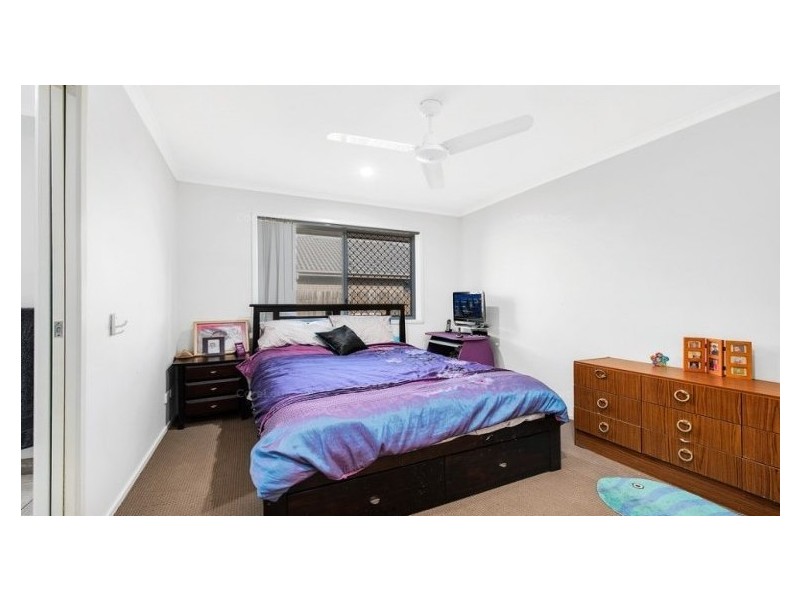 5 LAKESIDE CRESCENT, Ningi QLD 4511