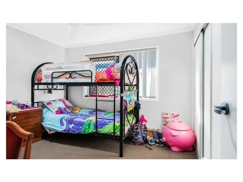 5 LAKESIDE CRESCENT, Ningi QLD 4511