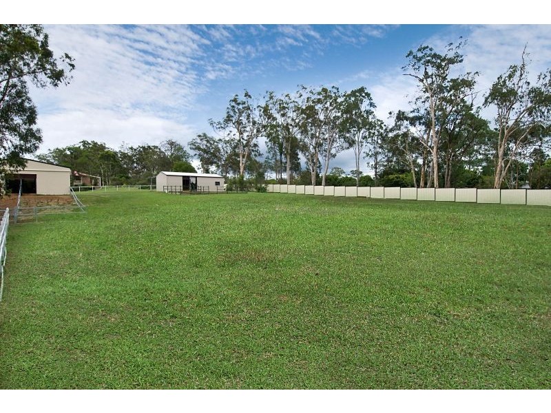 160 McCabe Road, Woodford QLD 4514