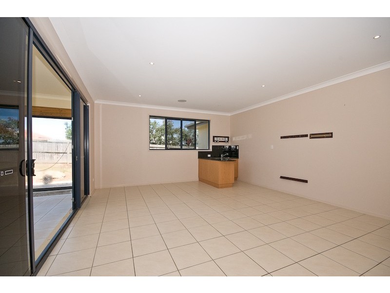 27 Wivenhoe Circuit, Narangba QLD 4504