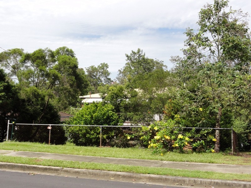 11 Arunga Street, Petrie QLD 4502