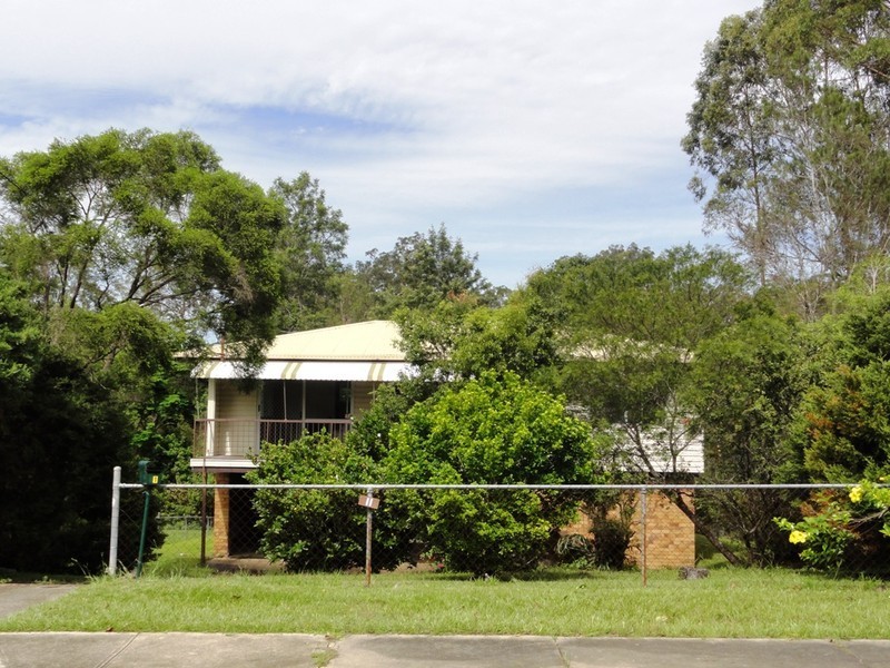 11 Arunga Street, Petrie QLD 4502