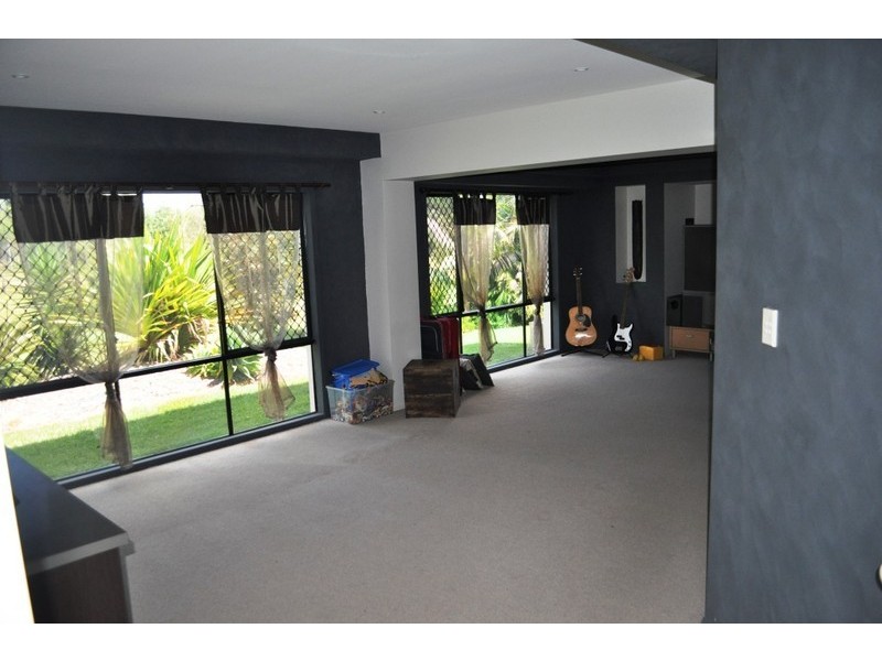 22 Mavis Road, Morayfield QLD 4506