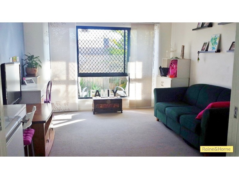 1 Adam Street, Beachmere QLD 4510