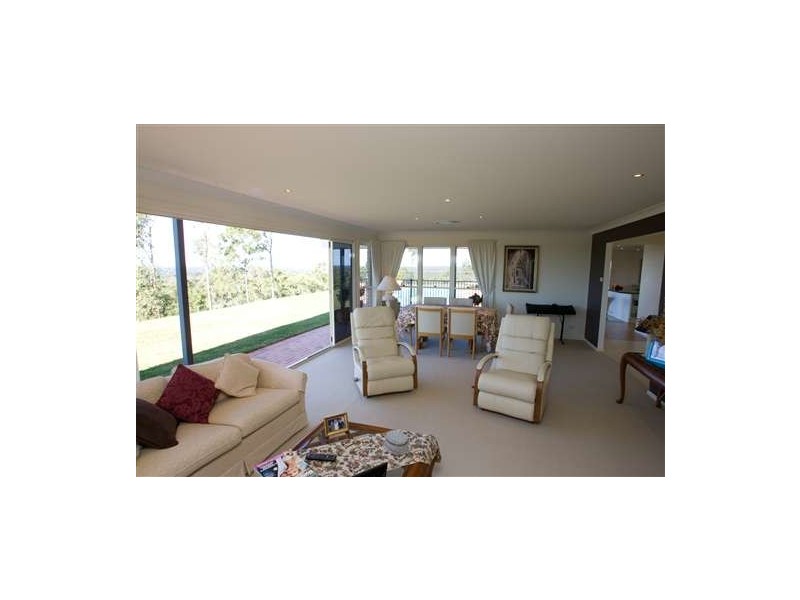 73 Smiths Road, Kurwongbah QLD 4503