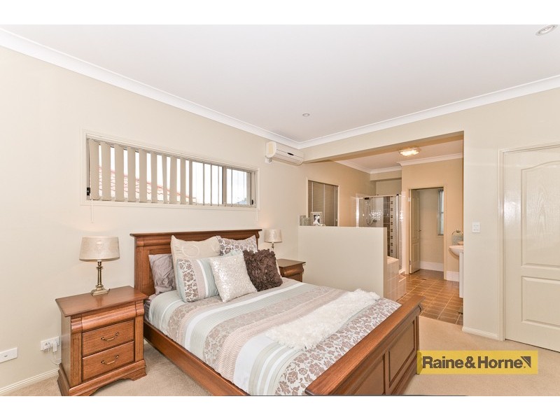 31 Greenlinks Crescent, Narangba QLD 4504