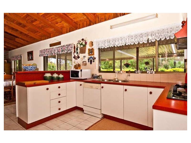 95 Petersen Road, Morayfield QLD 4506