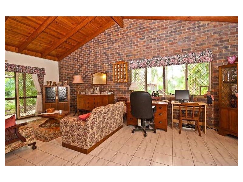 95 Petersen Road, Morayfield QLD 4506