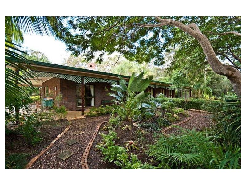 95 Petersen Road, Morayfield QLD 4506