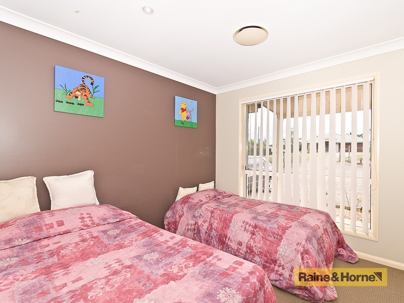 33 Linden Court, Morayfield QLD 4506