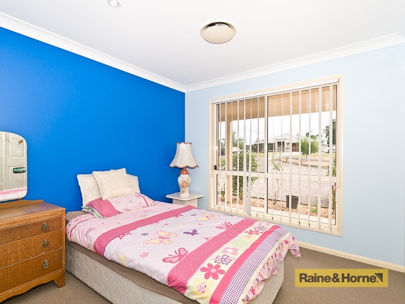 33 Linden Court, Morayfield QLD 4506