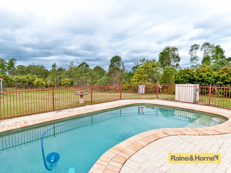 33 Linden Court, Morayfield QLD 4506