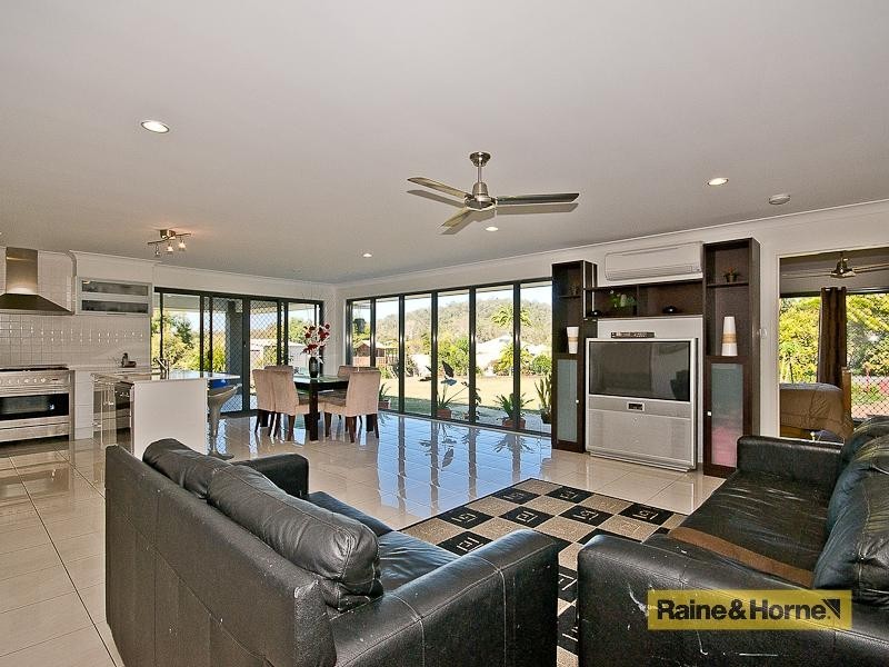 9 Flametree Court, Elimbah QLD 4516