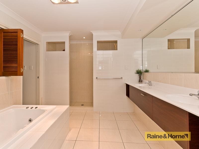 9 Flametree Court, Elimbah QLD 4516