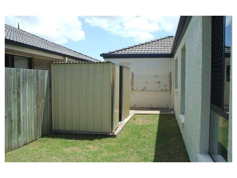 16 Whitfield Crescent, North Lakes QLD 4509