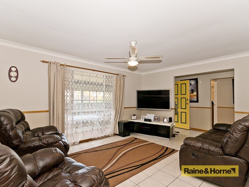 12 Trafalgar Dr, Kippa-ring QLD 4021