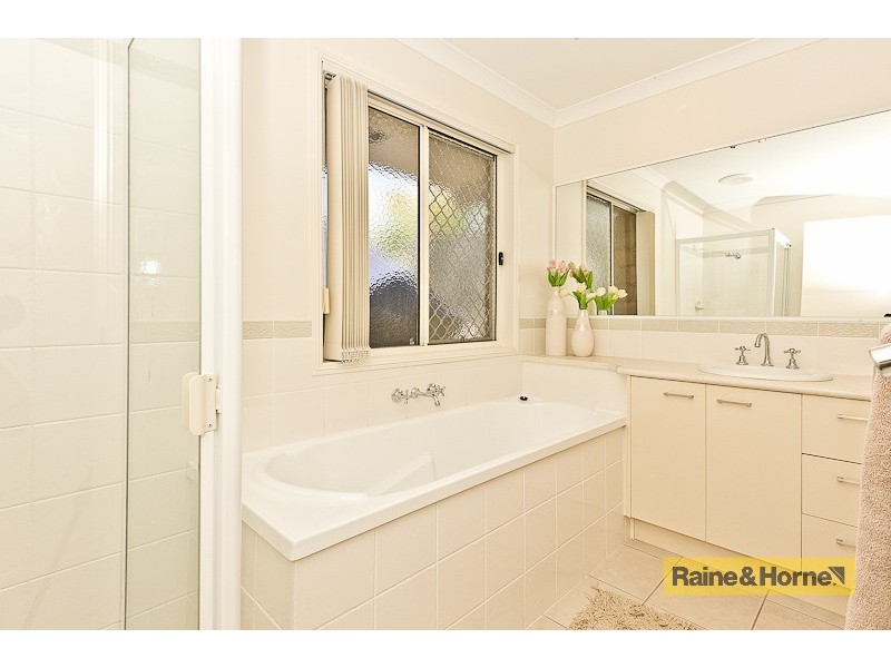 4 Barrine Pl, Narangba QLD 4504