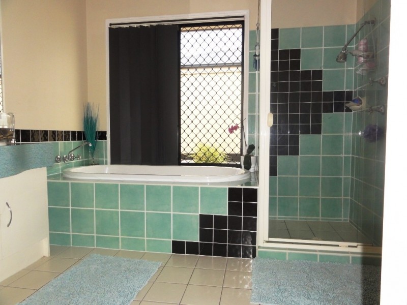 8 Hilton Ct, Burpengary QLD 4505