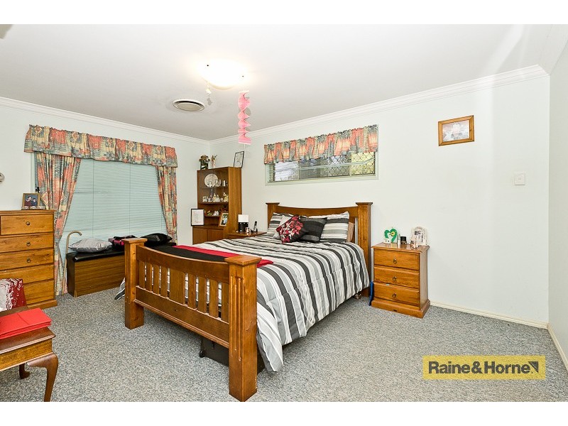 5 Dover Crt, Burpengary QLD 4505