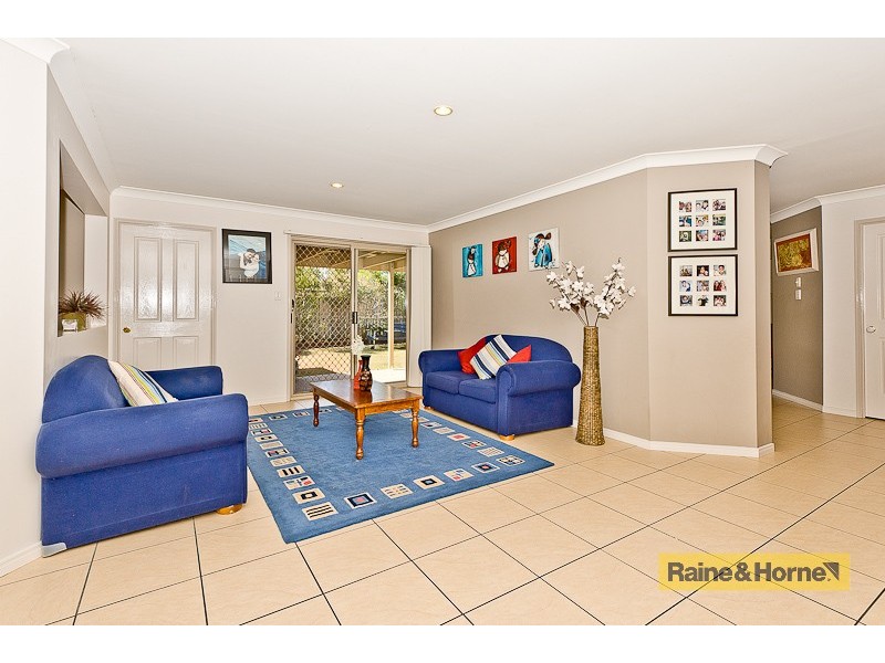 15 Cootamundra Cres, Narangba QLD 4504