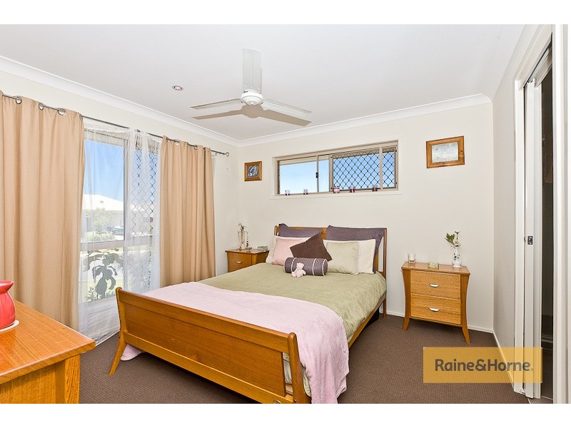 15 Severn Cr, North Lakes QLD 4509