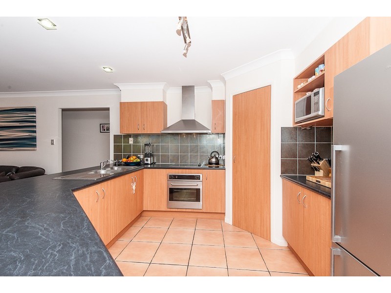 15 Boonjee Cl, Narangba QLD 4504