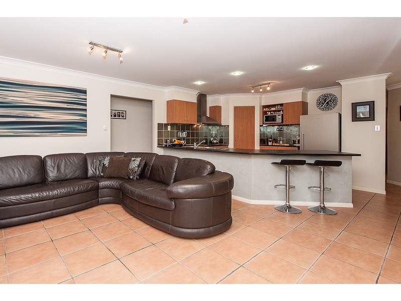 15 Boonjee Cl, Narangba QLD 4504