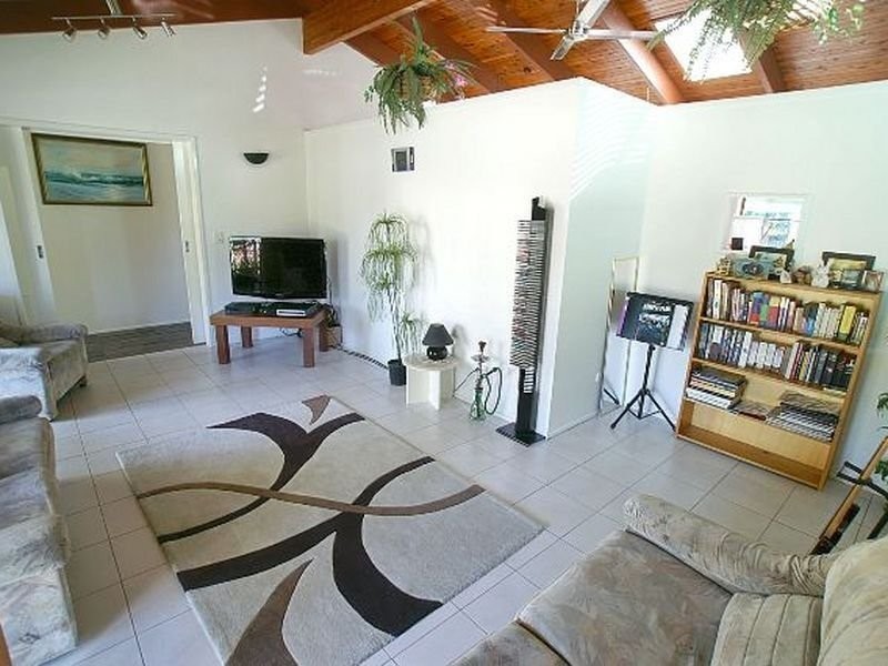 9 Robyn St, Burpengary QLD 4505