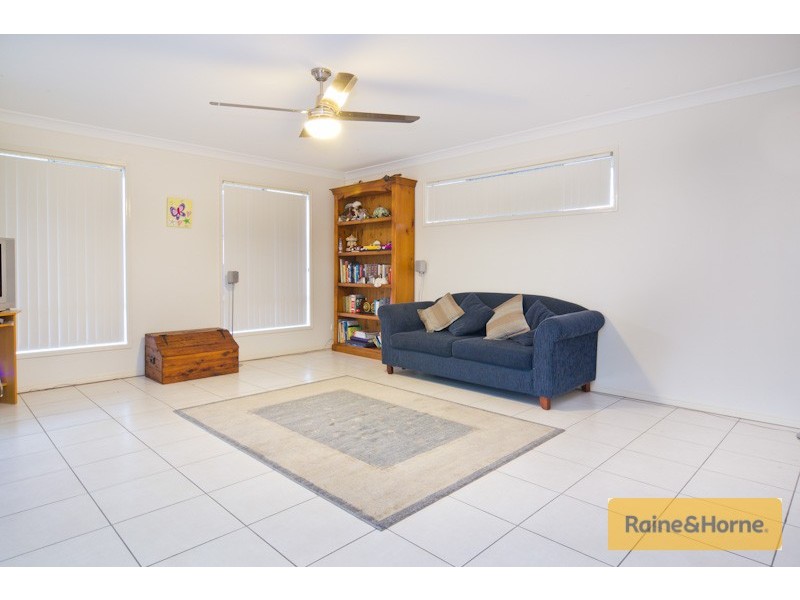 8 Crinum Ct, Narangba QLD 4504
