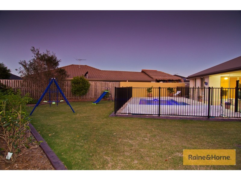 8 Crinum Ct, Narangba QLD 4504